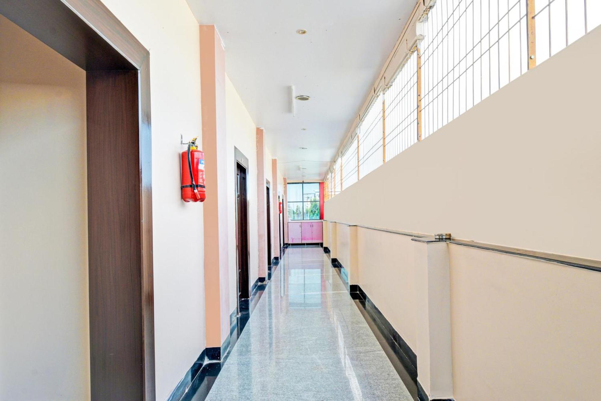 Super Hotel O Kurnool Near Kurnool Medical College Zewnętrze zdjęcie
